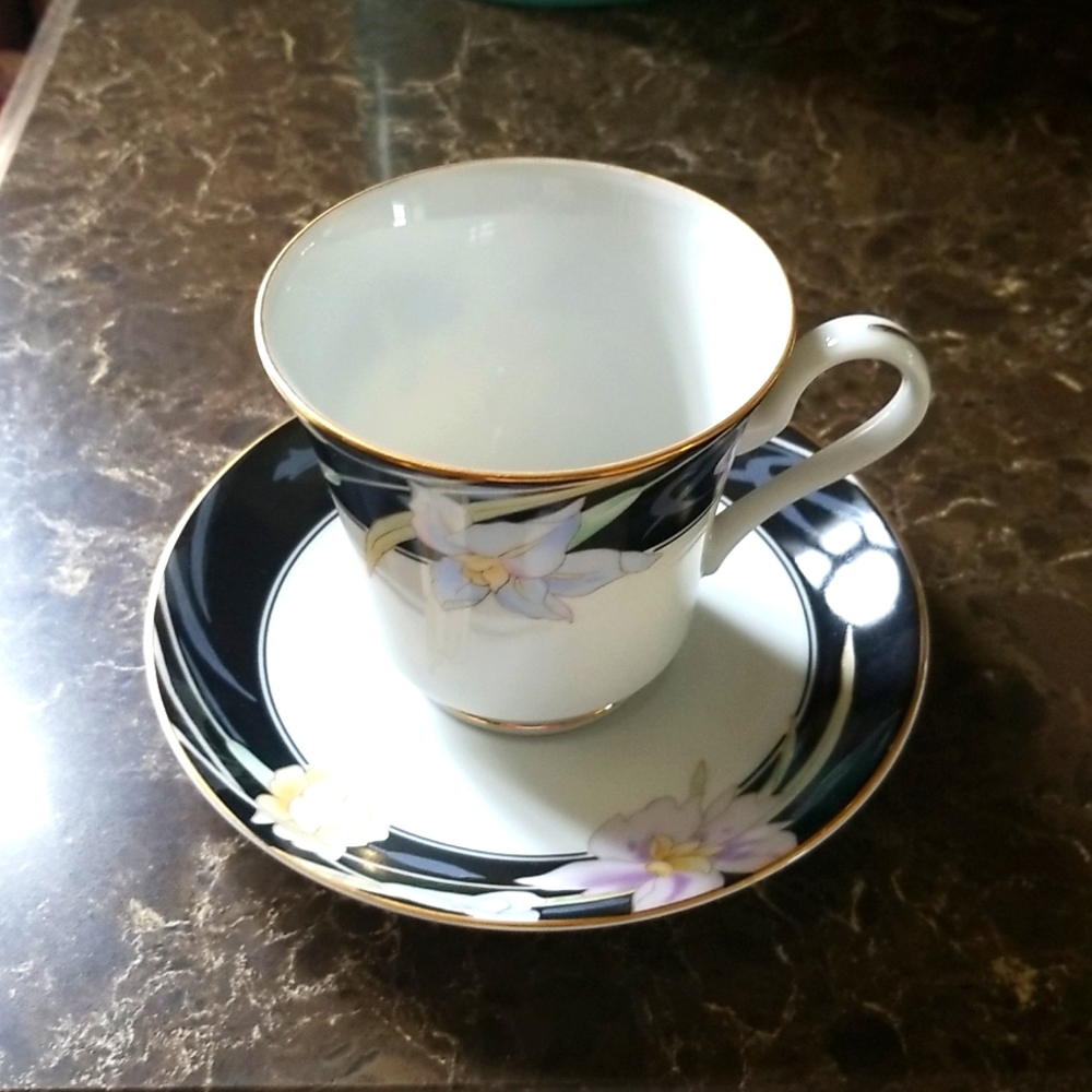 🥳 Host Pick 🥳 Mikasa Charisma (Black) Porecelain Tea Cup & Saucer